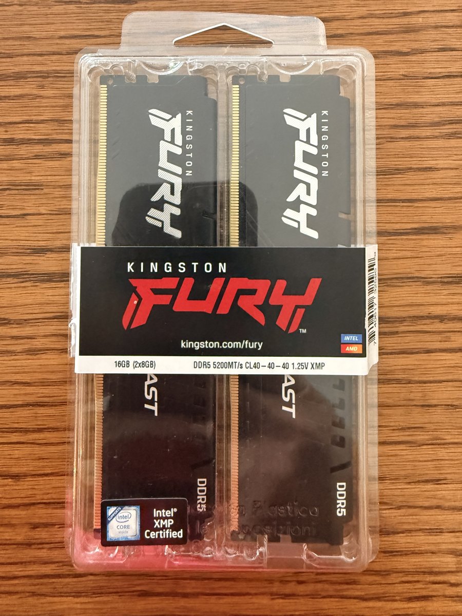 Kingston Fury Beast 16GB DDR5-5200 (CL40, desktop DIMM)
